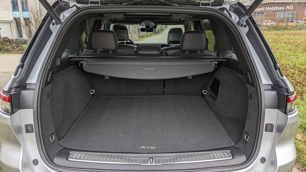 Kofferraum im Jeep Grand Cherokee
