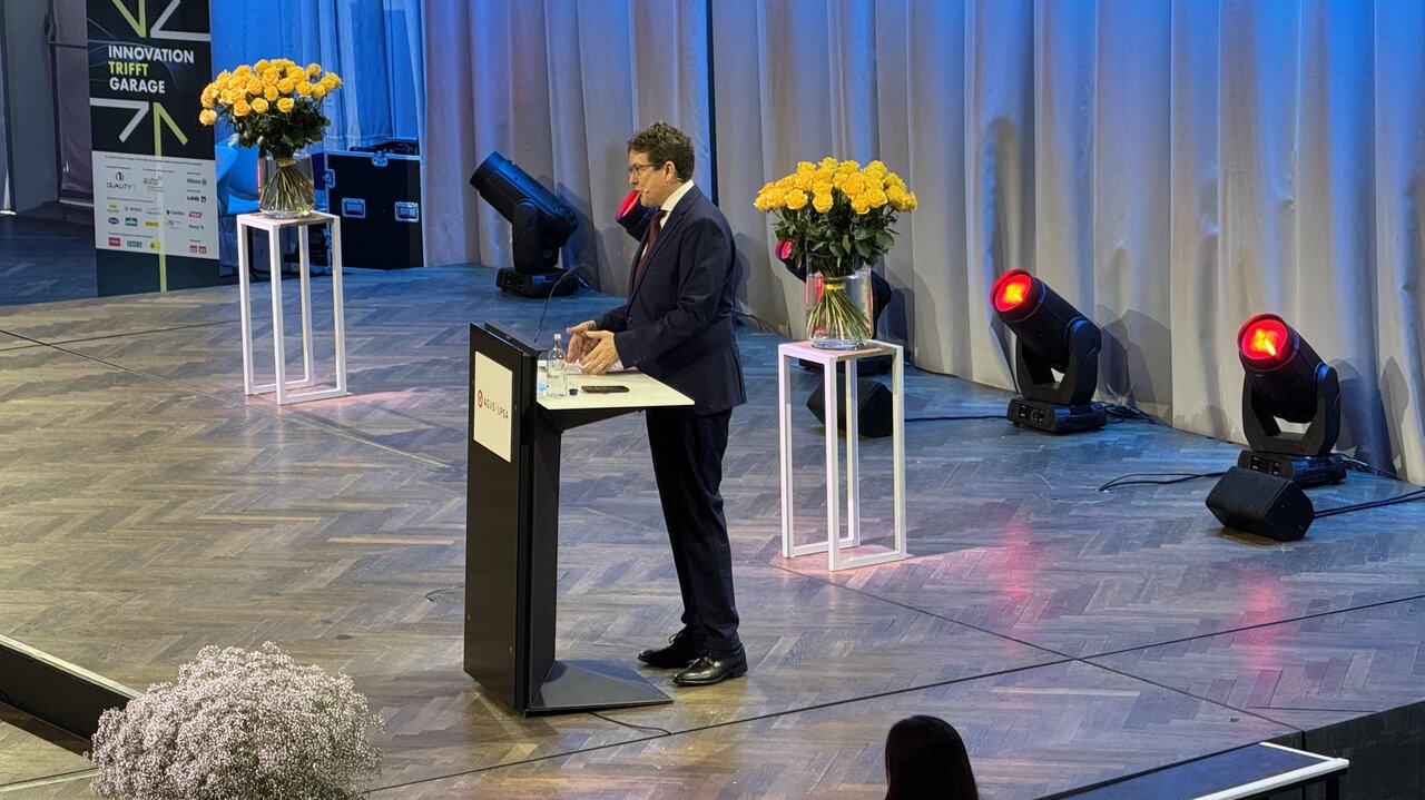 Bundesrat Albert Rösti am Tag der Garagen