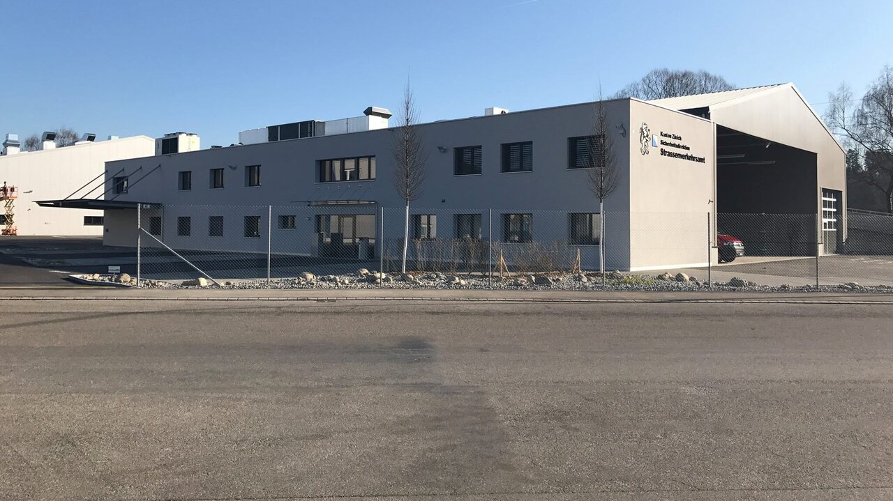Zur Bestechungsaffäre ist es am Strassenverkehrsamt Bassersdorf gekommen. Bild: Strassenverkehrsamt Bassersdorf / Facebook