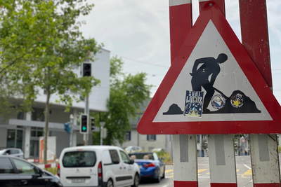 Immer Sommer wird auf der Autobahn und in den Städten viel gebaut. Viele Autofahrende haben das Gefühl, deutlich mehr, als auch schon. Stimmt das? Bild: Linus V. Barta