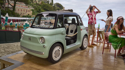 Der Fiat Topolino während jemand gerade die Dusche nutzt