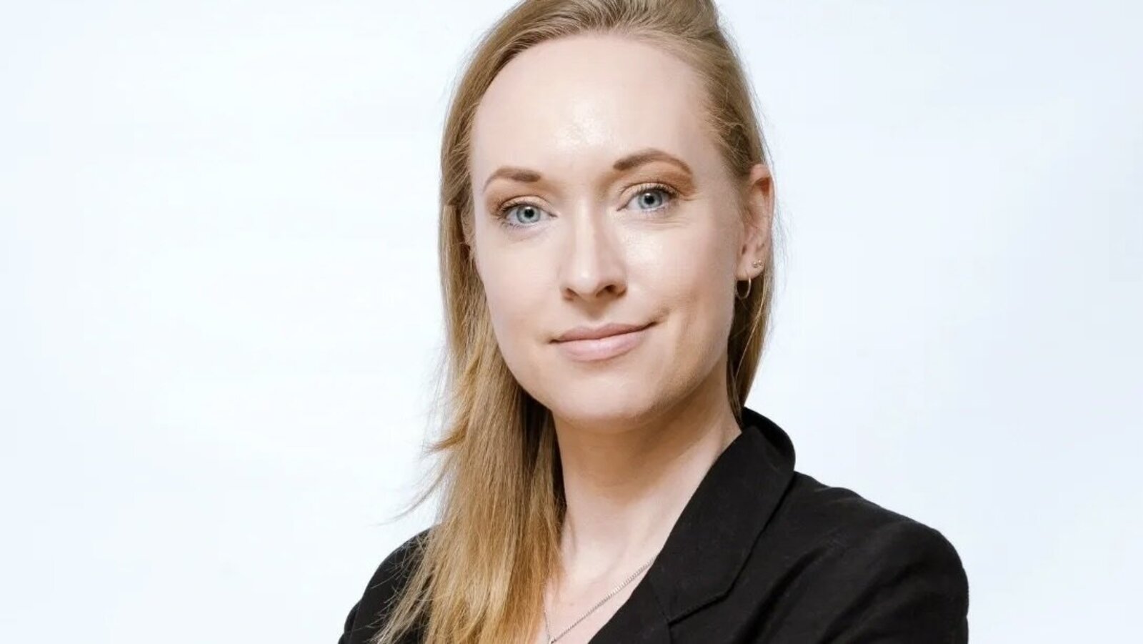 Da von den rund 1,5 Milliarden Einwohnern Afrikas niemand dem strengen Anforderungsprofil des AAAM entsprach, mussten die afrikanischen Autoimporteure auf die deutsche Victoria Backhaus‑Jerling als CEO zurückgreifen.