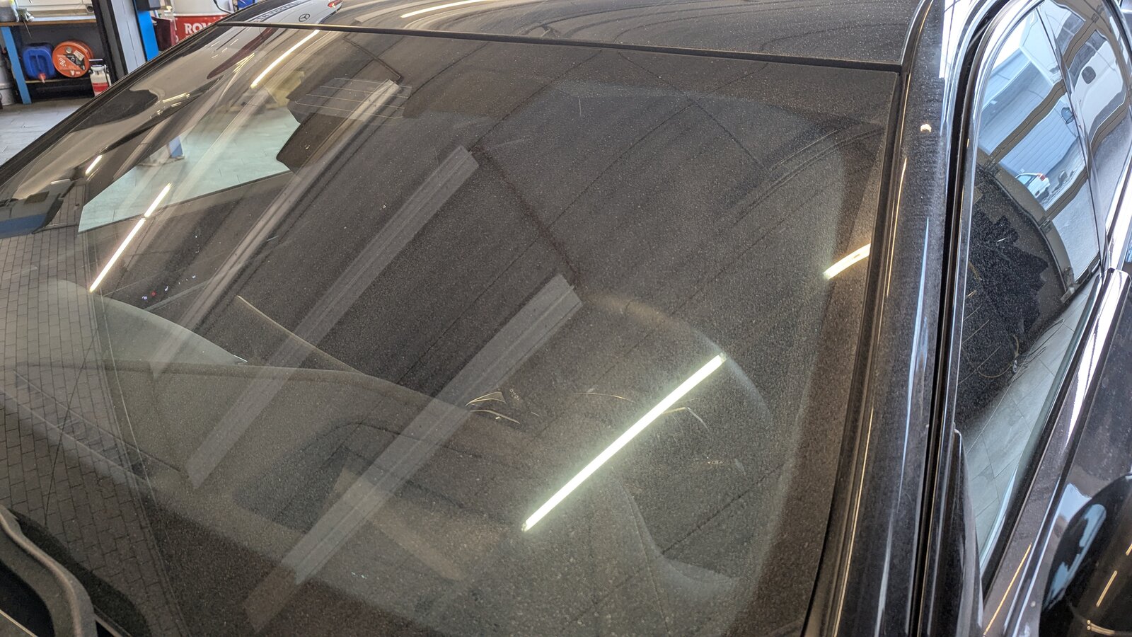 verschmutzte Auto-Scheibe
