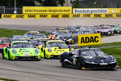 Jack Aitken führt auf dem Sachsenring