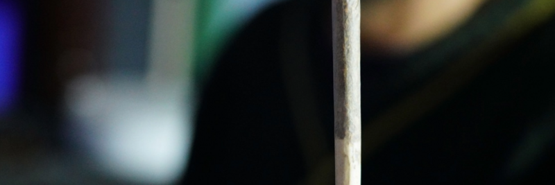 Joint in einer Hand präsentiert