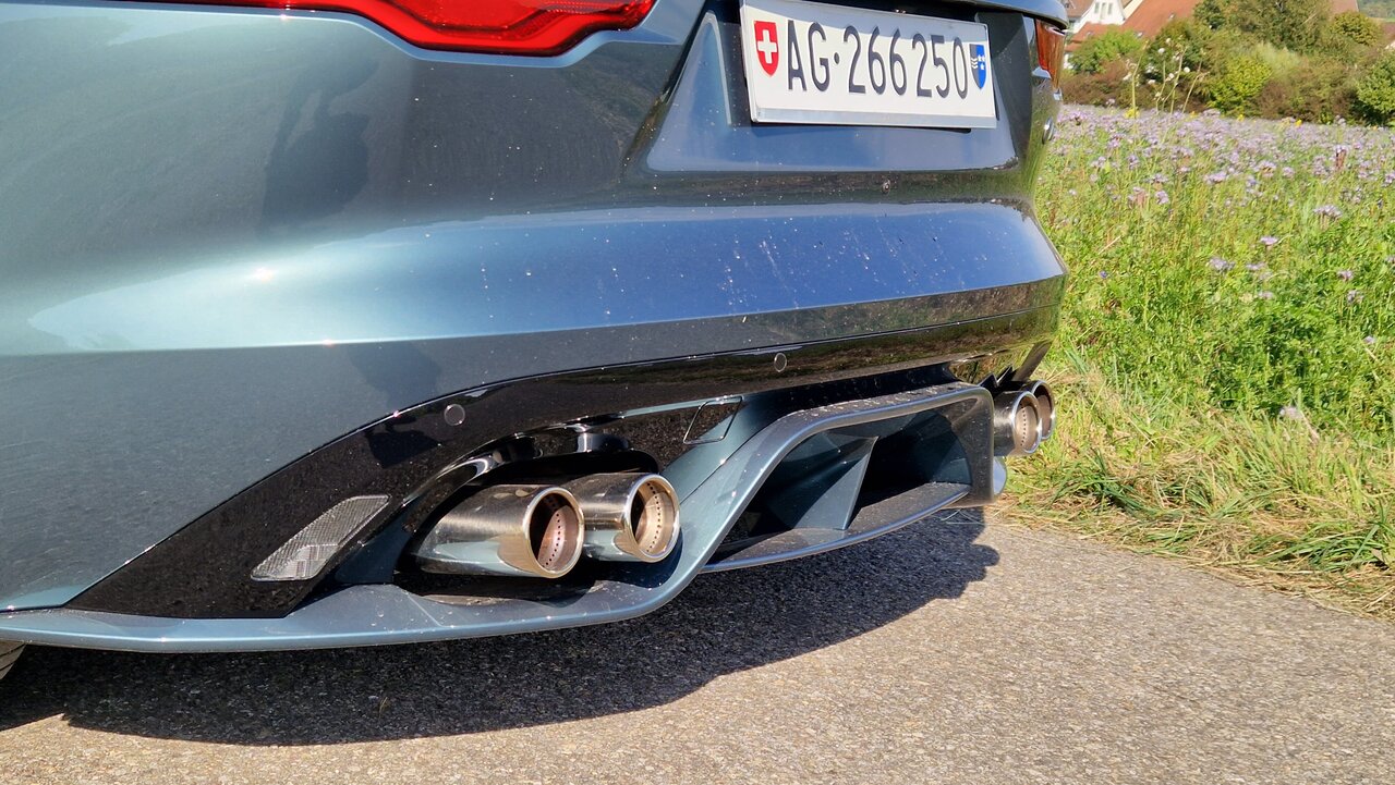 Auspuff des Jaguar F-Type