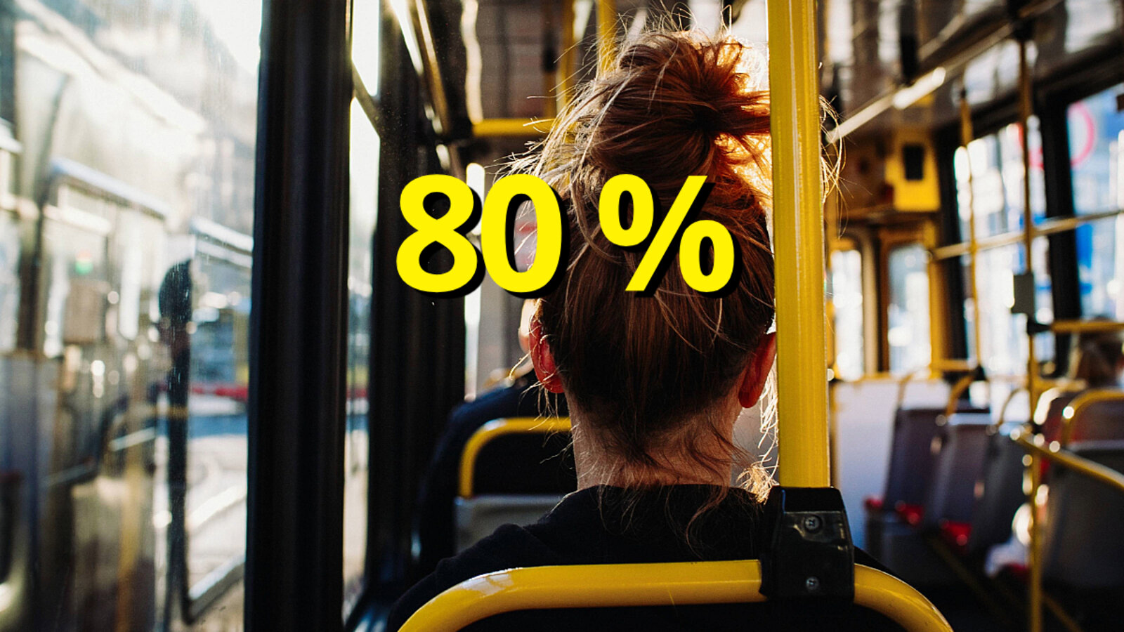 Eine deutliche Mehrheit der arbeitstätigen Schweizer Bevölkerung pendelt täglich zur Arbeit. Bild: freepik / STREETLIFE