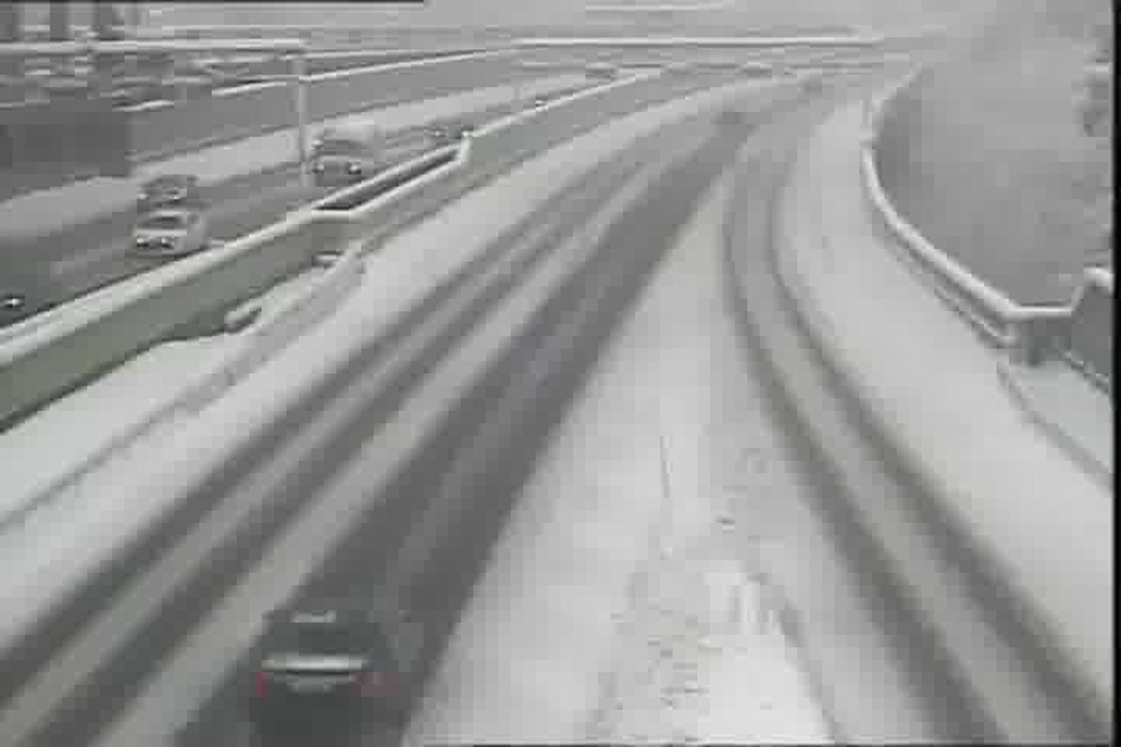 Samstag, 2.12.: A1 bei St. Gallen in Fahrtrichtung Zürich kurz vor 10 Uhr. Bild: Webcam