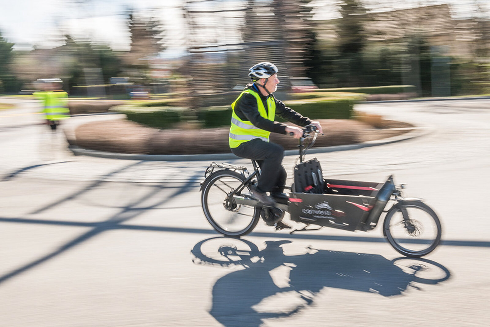 Lasten-Velo in der Stadt