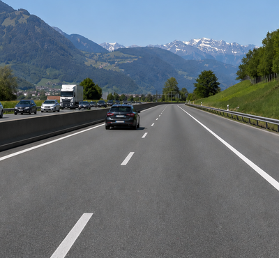 Autobahn mit einem notorischen Linksfahrer