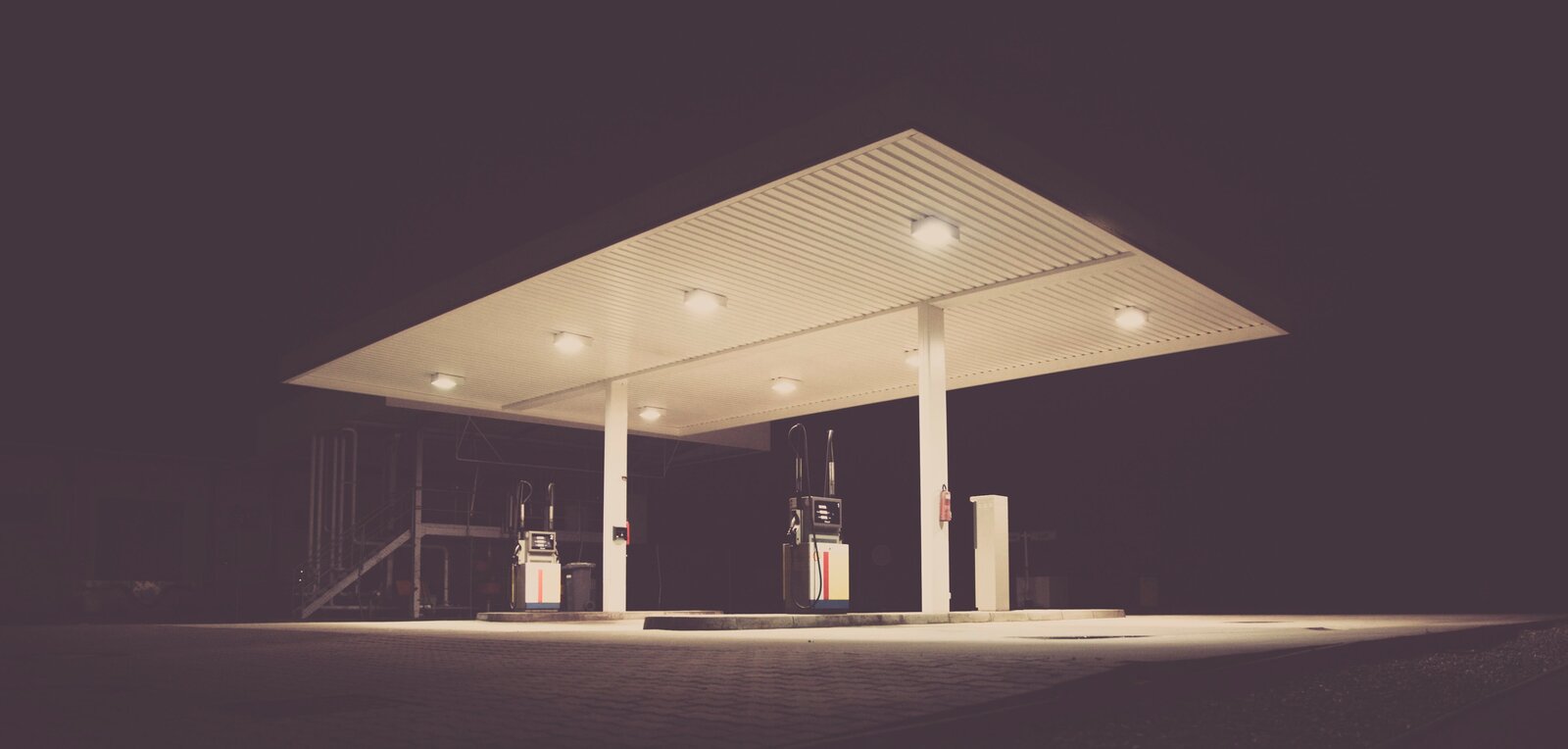 Tankstelle in der Nacht