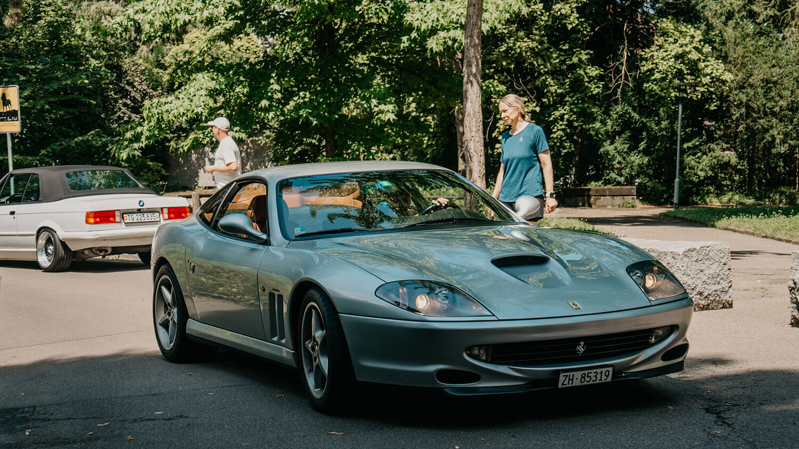 Ferrari am Classic Cars & Coffee im Belvoirpark Zürich