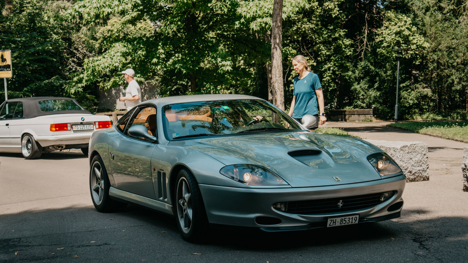 Ferrari am Classic Cars & Coffee im Belvoirpark Zürich