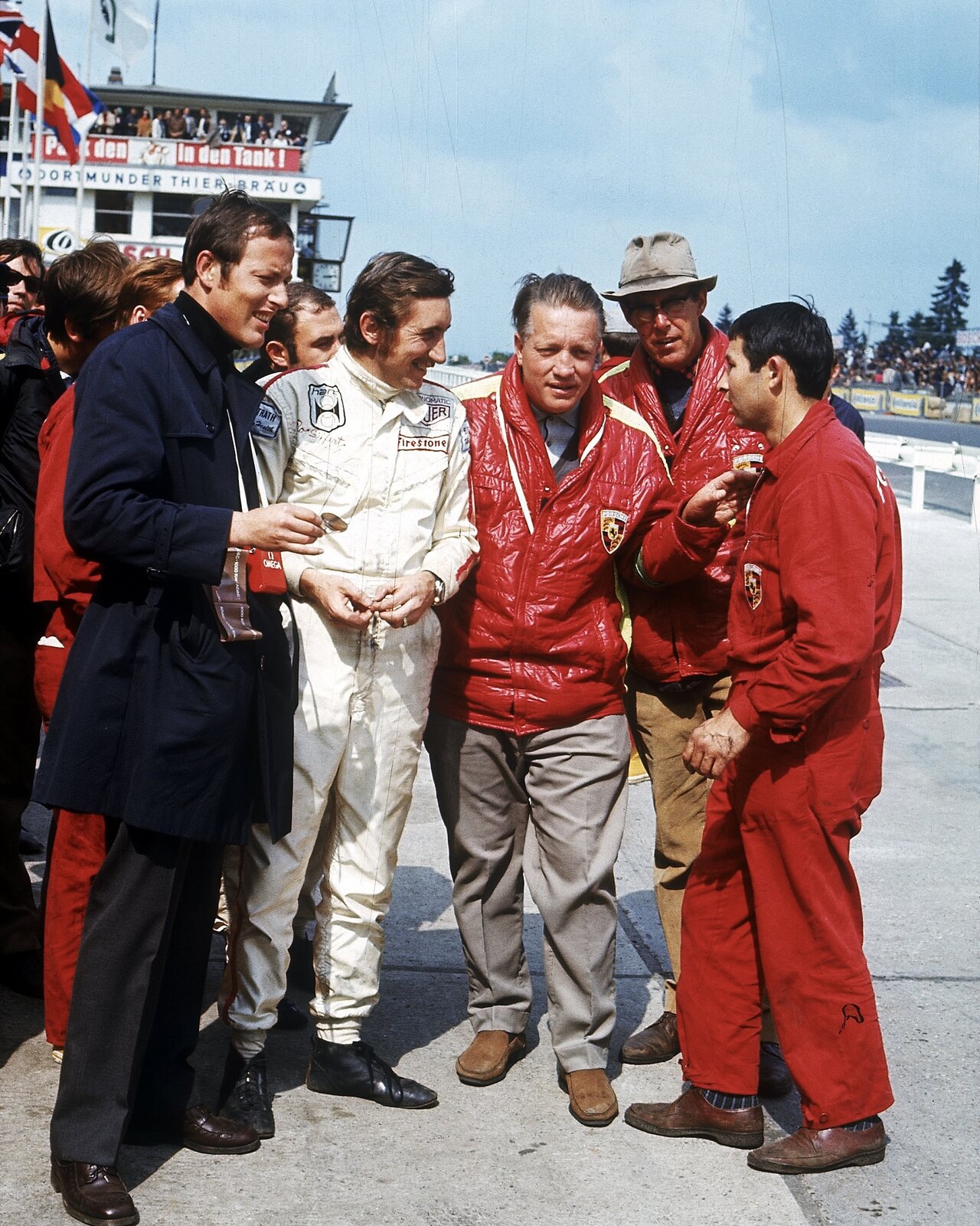 Rennen Nürburgring (1000 km), v.r.: NN, Peter Falk, Helmuth Bott, Jo Siffert, Rico Steinemann (1969)