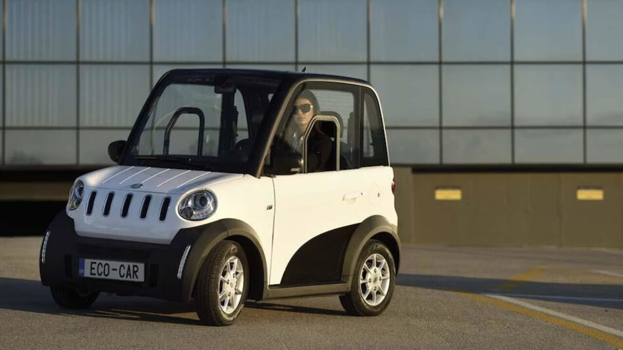 Das Galaxus-Auto Hitec Eco Car von vorne.