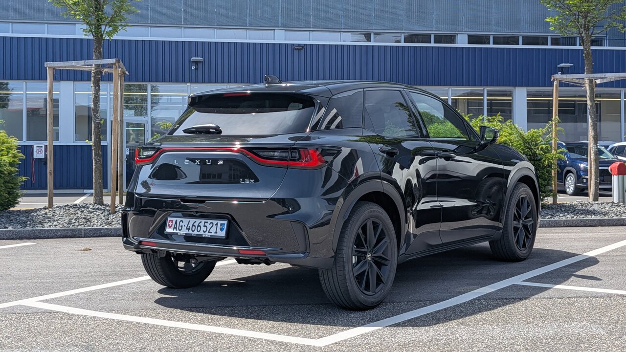 Lexus LBX