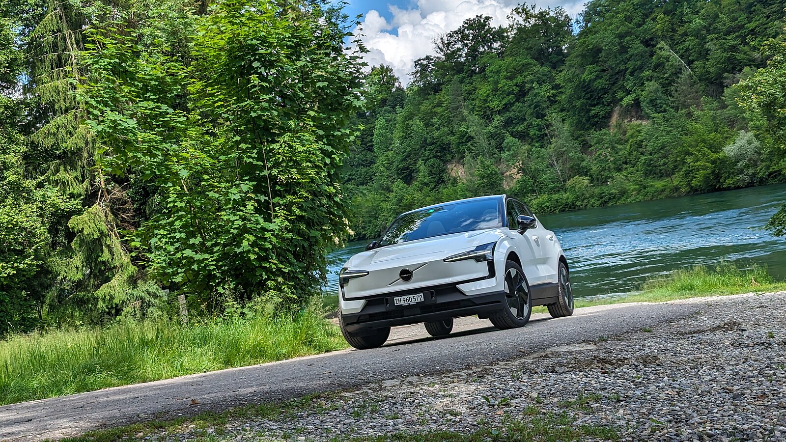 Volvo EX30 von vorne