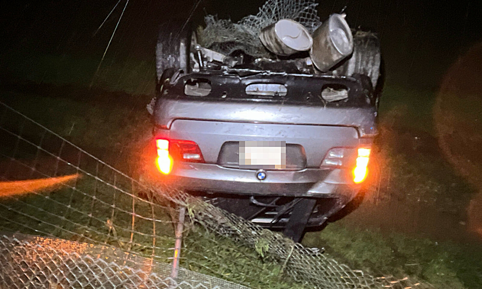 Der 50-jährige Fahrer hatte wahnsinniges Glück. Er zog sich bei der Kollision nur leichte Verletzungen zu. Bild: Kantonspolizei Solothurn