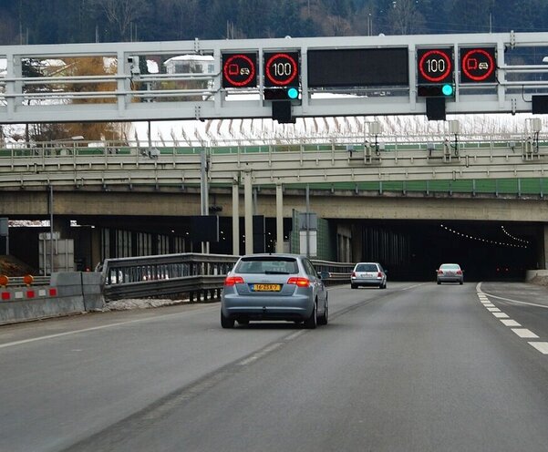 Das Nordportal des Pfändertunnels auf der Rheintal/Walgau Autobahn A14. Bild: Wikipedia, Gast32