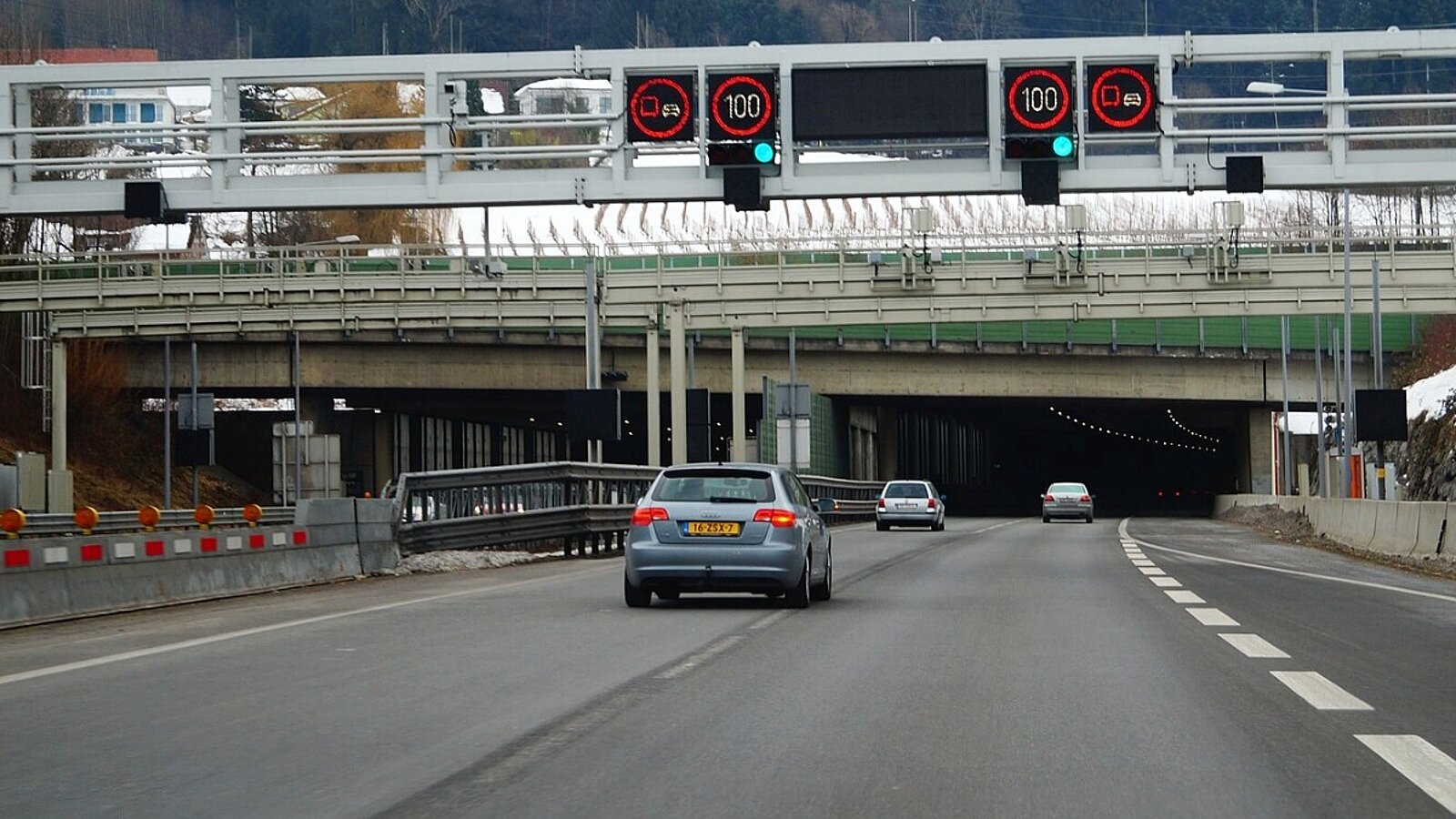 Das Nordportal des Pfändertunnels auf der Rheintal/Walgau Autobahn A14. Bild: Wikipedia, Gast32