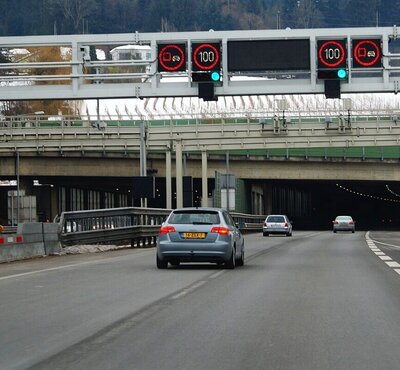 Das Nordportal des Pfändertunnels auf der Rheintal/Walgau Autobahn A14. Bild: Wikipedia, Gast32
