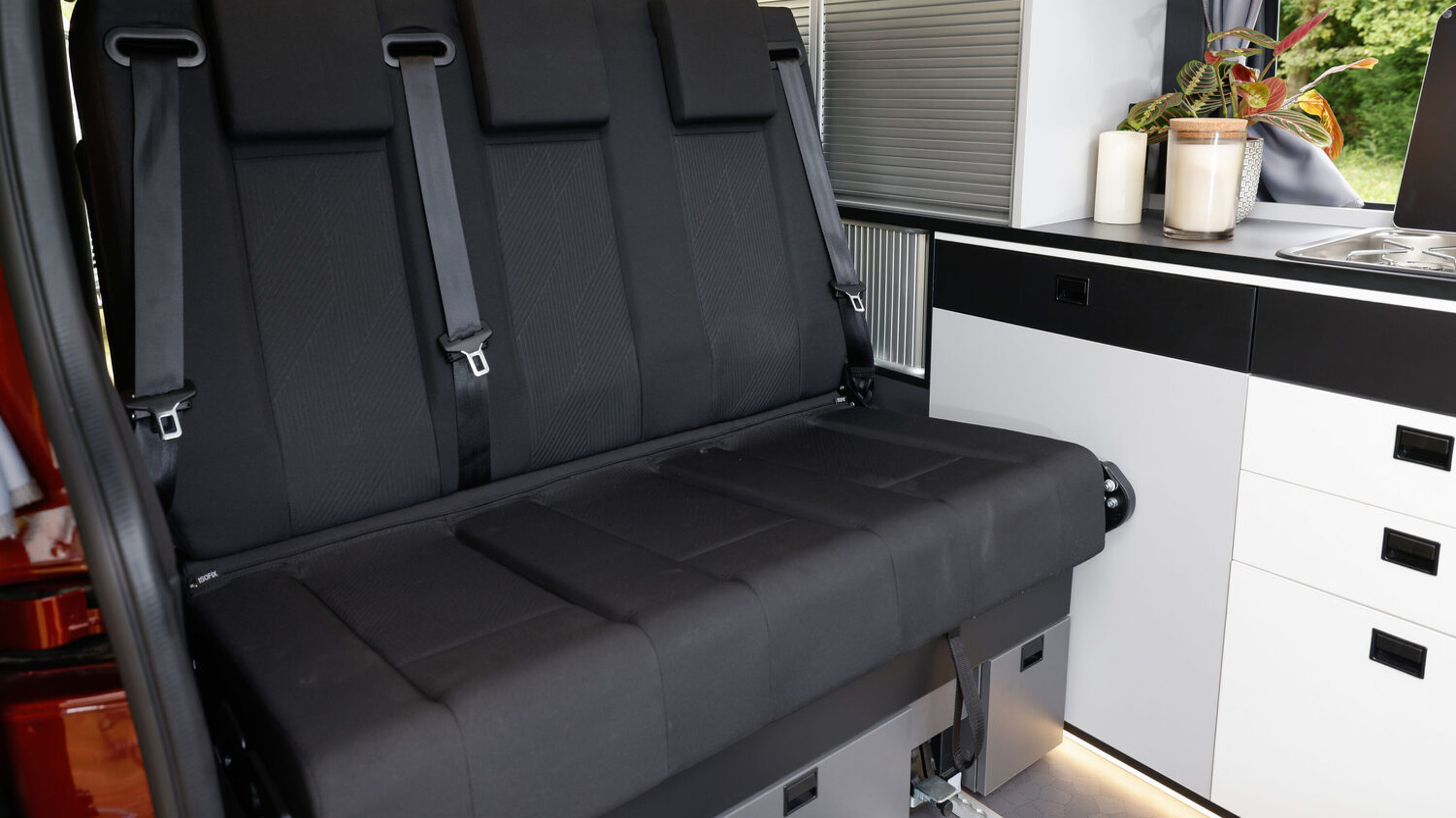Die Rückbank im Camper Renault Trafic Spacenomad