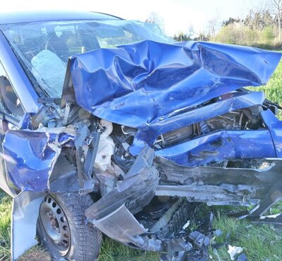 Zwei Autos kollidierten frontal in Hohenrain. Bild: Luzerner Polizei