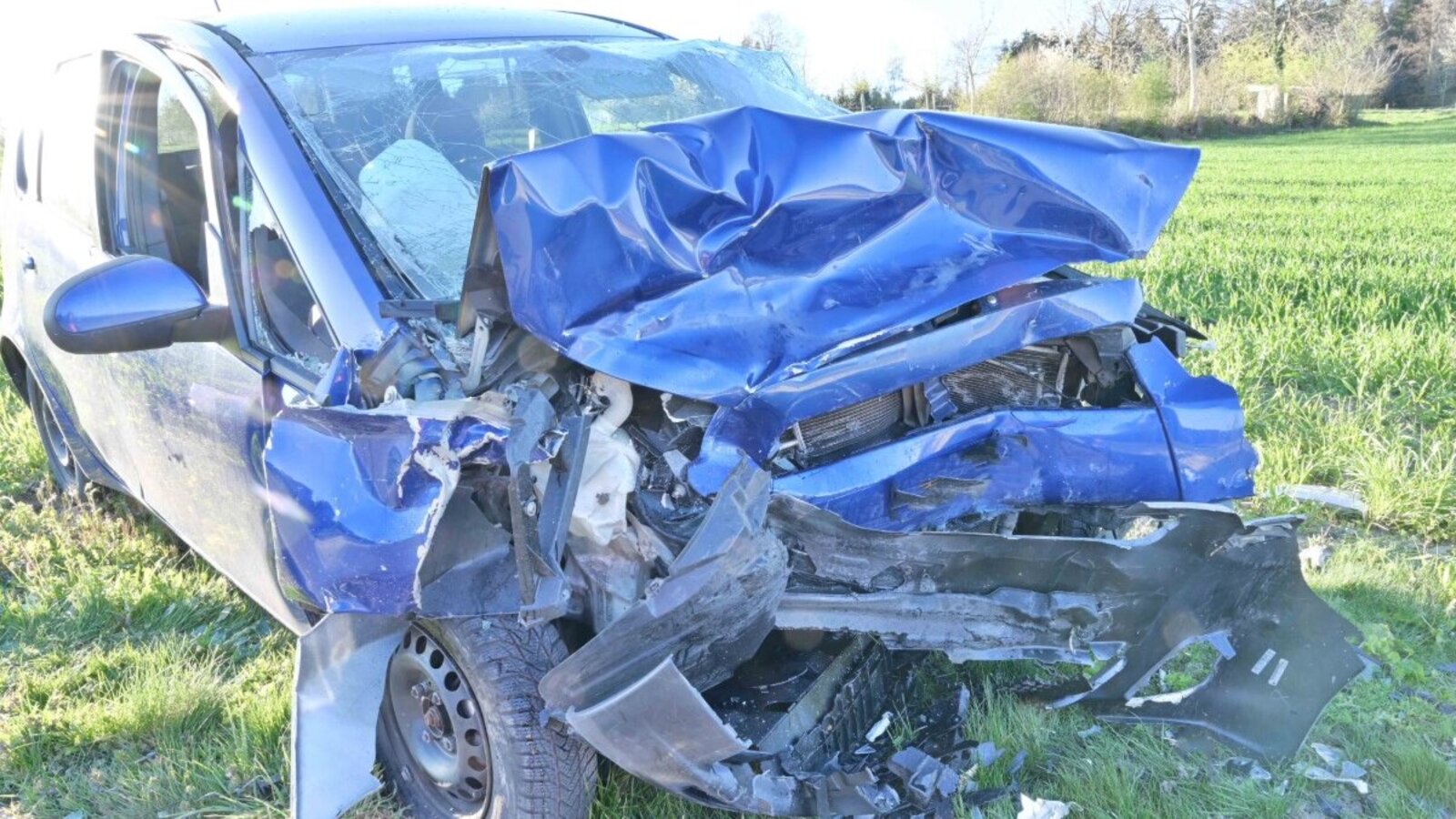 Zwei Autos kollidierten frontal in Hohenrain. Bild: Luzerner Polizei