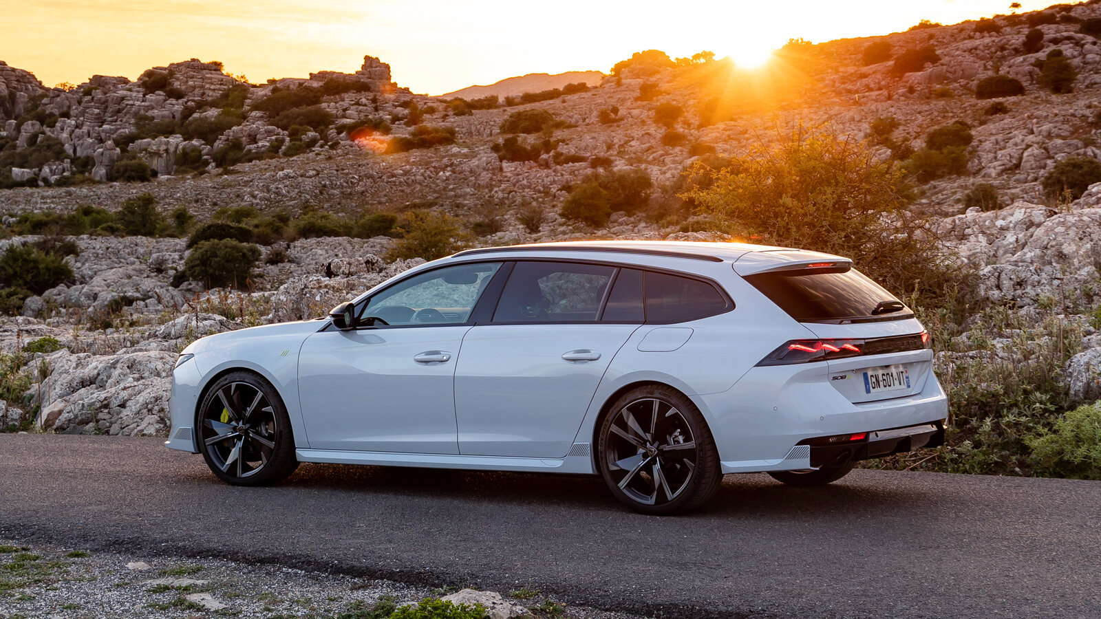 Peugeot 508 SW PSE von hinten