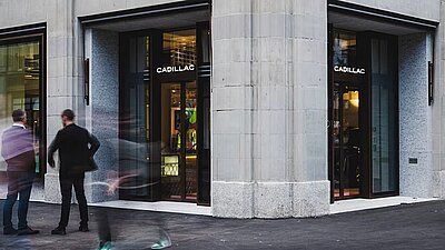 Cadillac City an der Bahnhofstrasse ist Geschichte. Der Showroom steht aktuell leer. Bild: Cadillac Europe