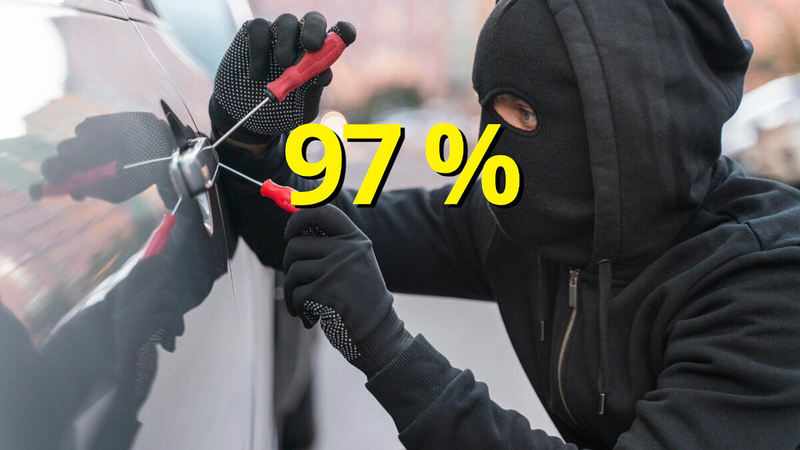 Es sind hauptsächlich Männer, die in der Schweiz bei einem Einbruch in ein Auto erwischt werden. Bild: Freepik