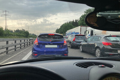 Stau auf einer Schweizer Autobahn