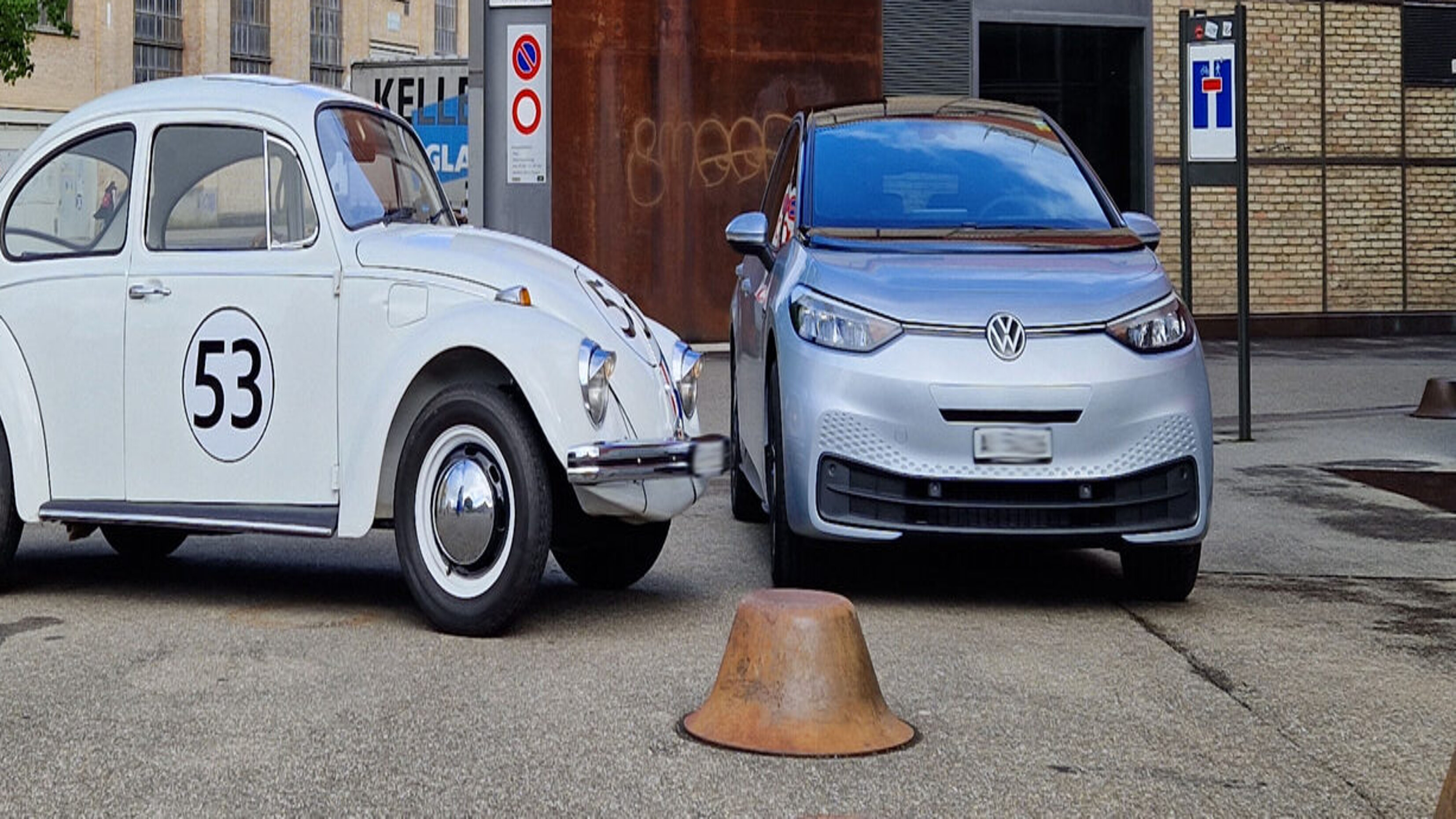 VW ID3 und VW Käfer