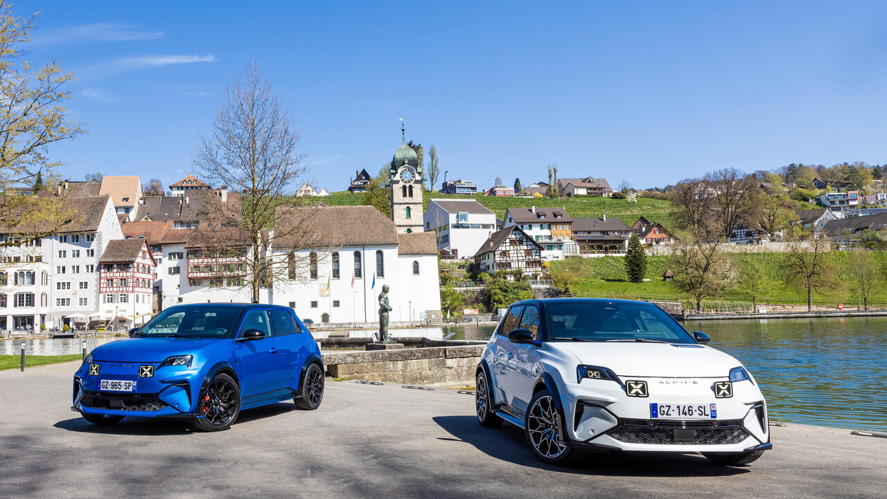 Alpine A290 am Rhein