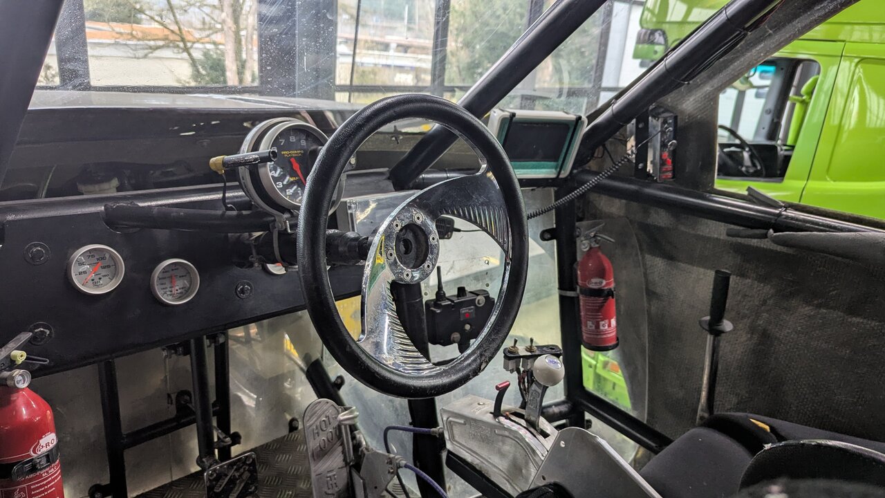 Cockpit des Schweizer Monstertruck