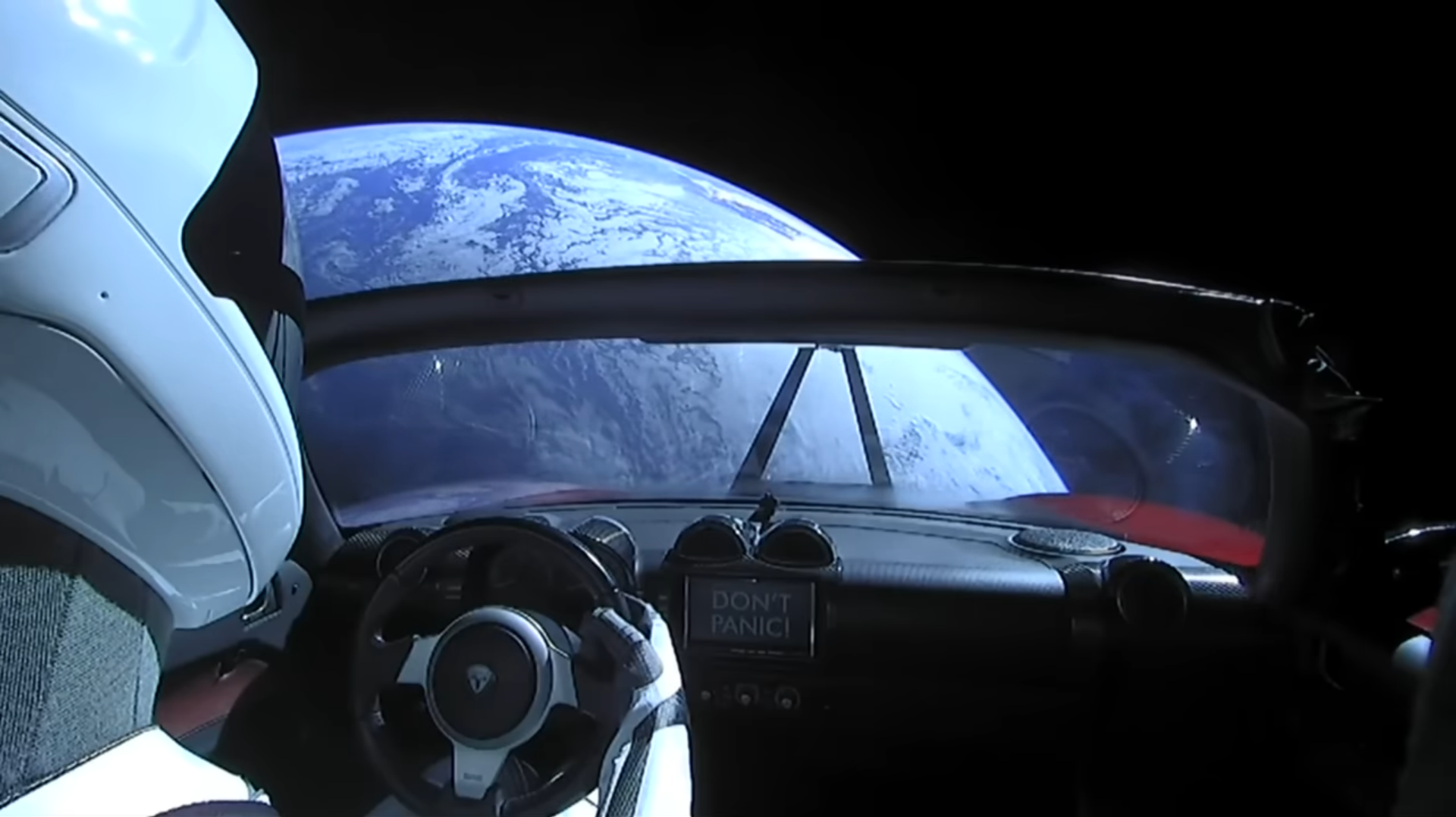 Tesla Roadster im All
