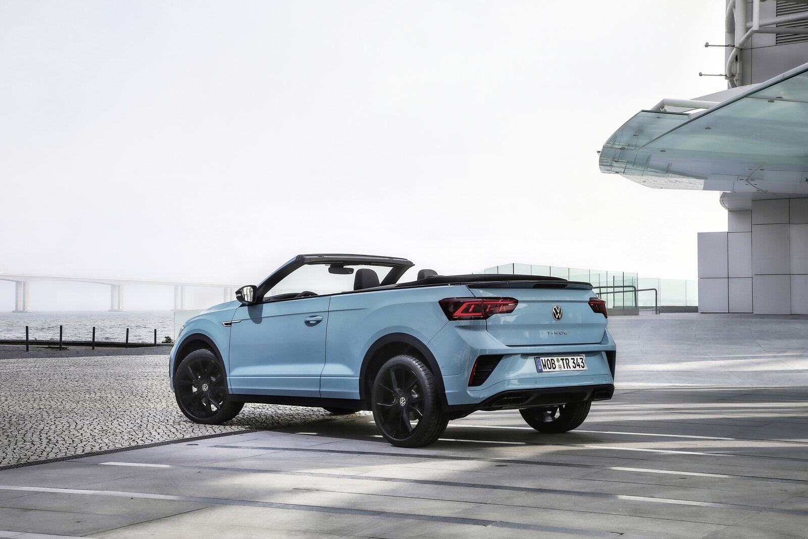 VW T-Roc Cabrio von hinten