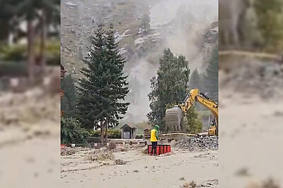 Überschwemmungen im Saastal. Bild: Twitter/Saastal Magnifique Saas-Fee - Wallis