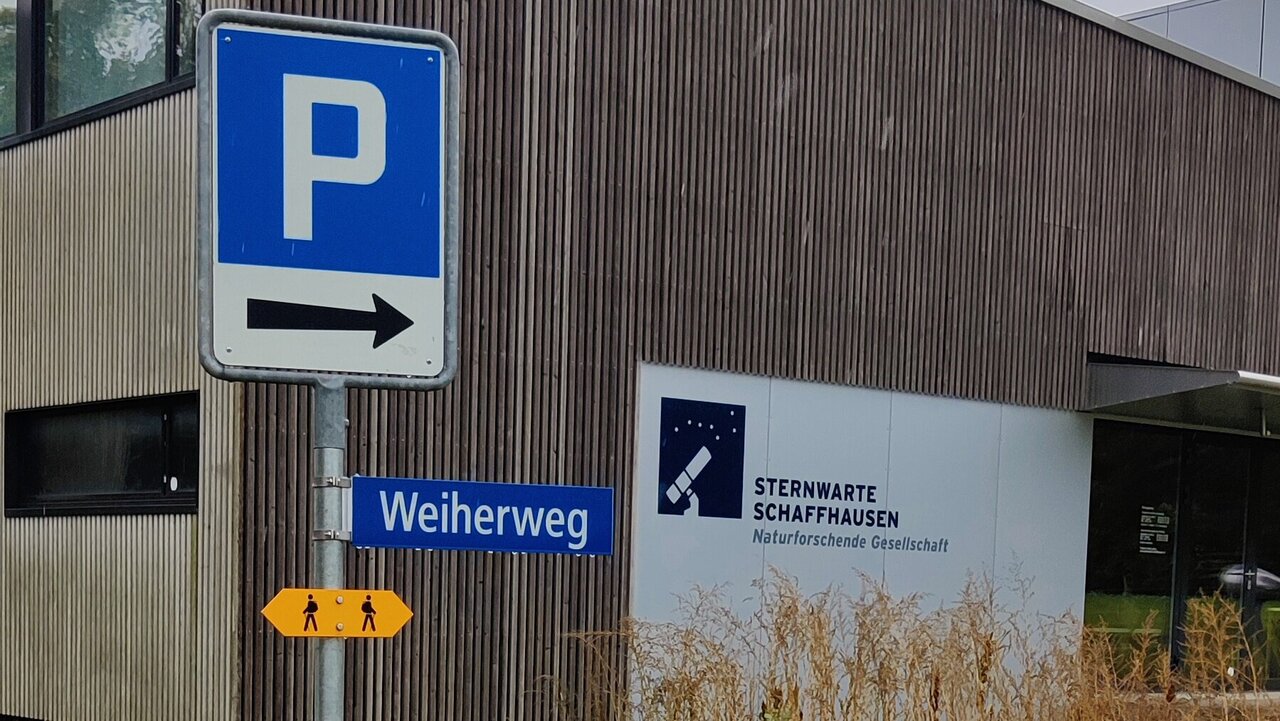 Strassenschild bei der Sternwarte Schaffhausen