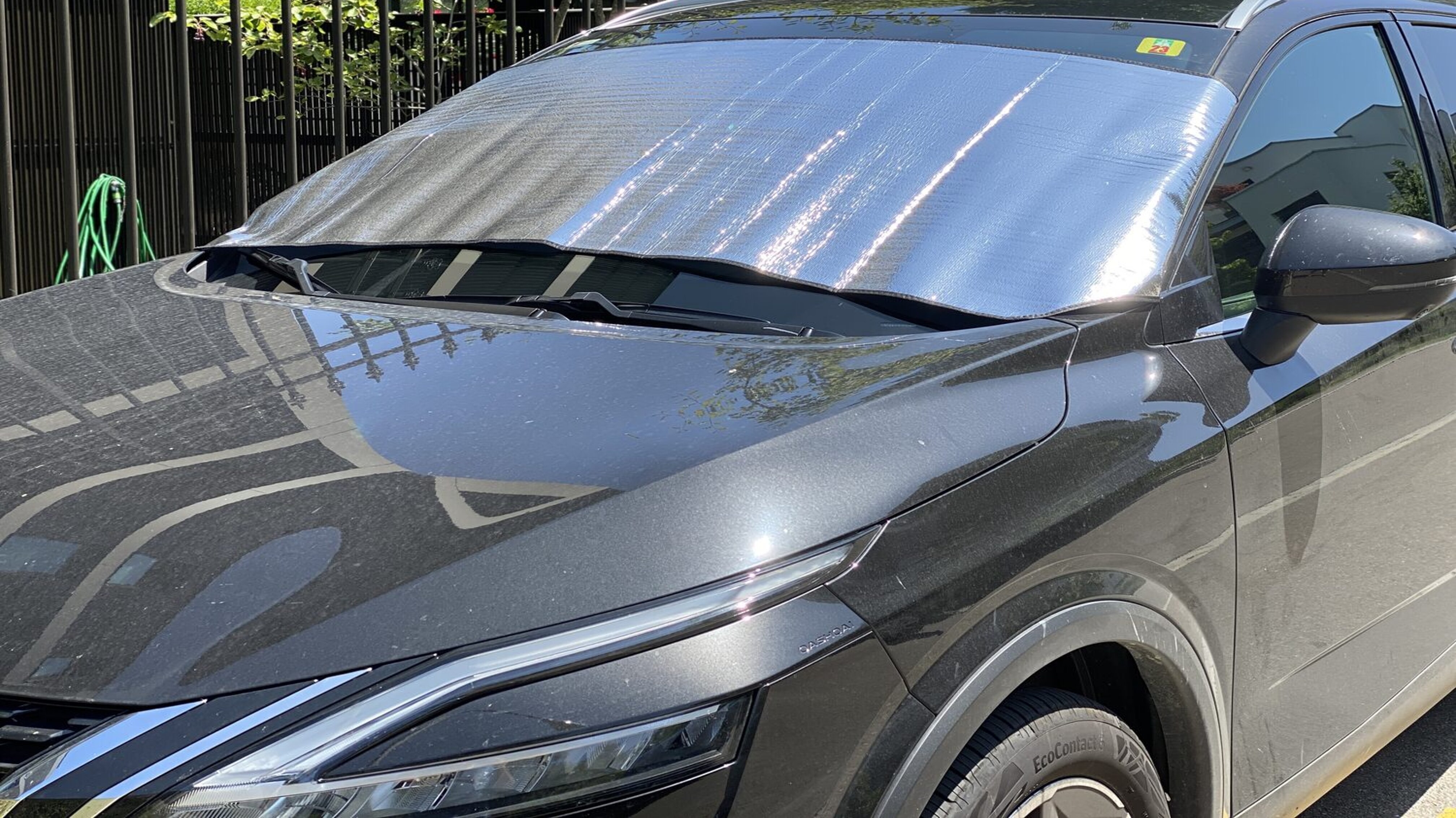 Hitze Schutzfolie auf Autoscheibe