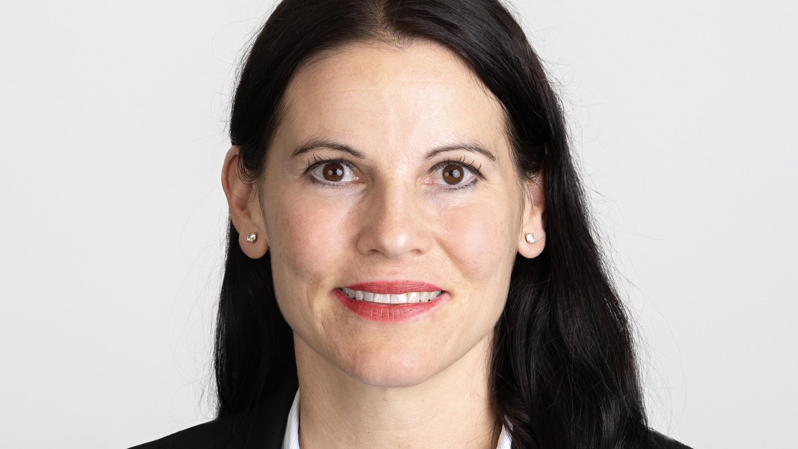 Die Zürcher SVP-Nationalrätin Nina Fehr Düsel wollte vom Bundesrat in Erfahrung bringen, ob diese Autoblitzer tatsächlich der Verkehrssicherheit dienen. Bild: parl.ch 