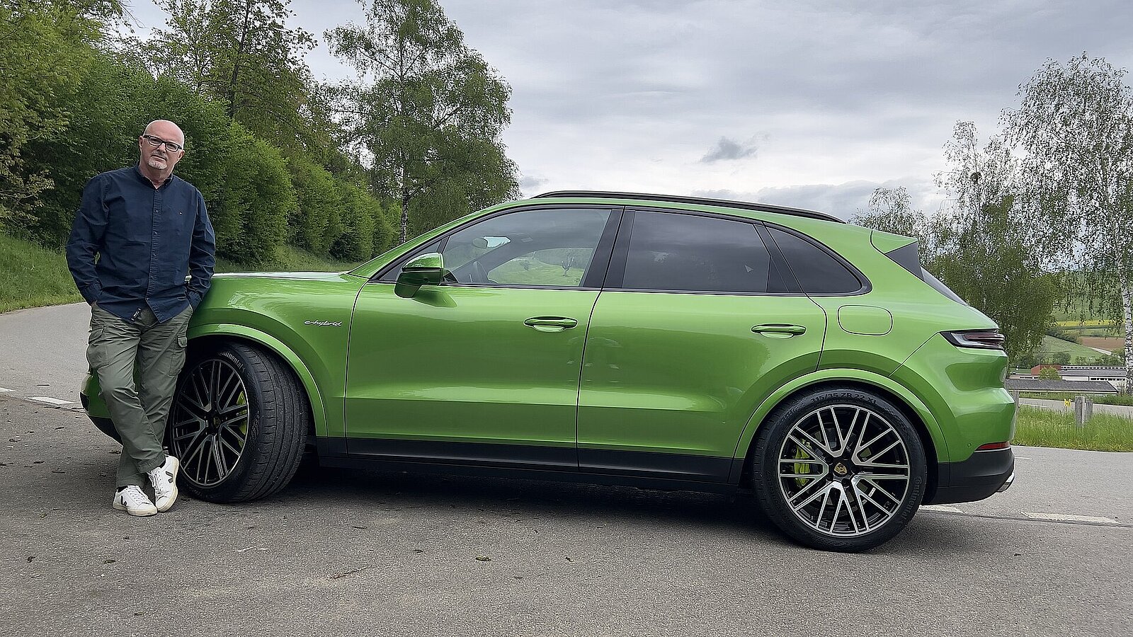 STREETLIFE-Kolumnist Pentti Aellig unterwegs auf Testfahrt mit dem Porsche Cayenne S e-hybrid.