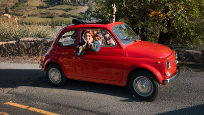 Wer nach Italien fährt, darf dort keine Verwandten oder Freunde als Steuer lassen. Bild: freepik