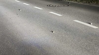 Steine auf einer Strasse