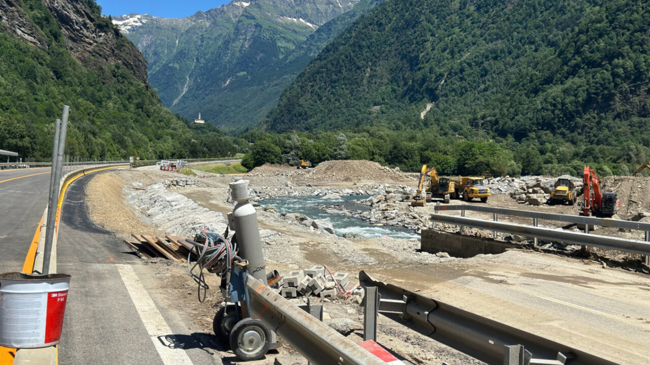 Der Bau der zweiten Autobahnspur wird noch einige Zeit in Anspruch nehmen. Bild: STREETLIFE / Salvatore Iuliano