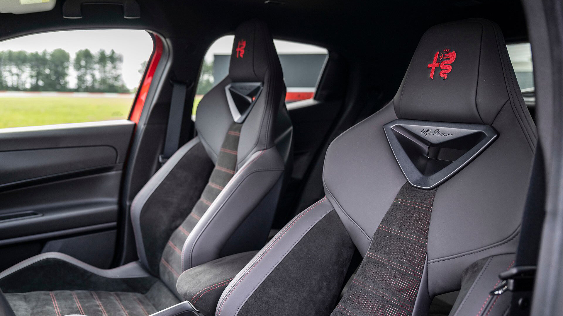 Vordersitze im Alfa Romeo Junior