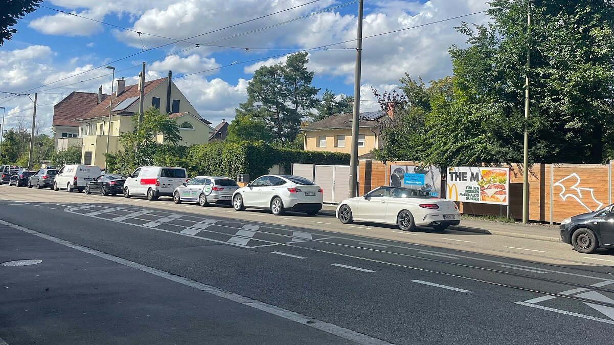Stau auf der Rheinfelderstrasse
