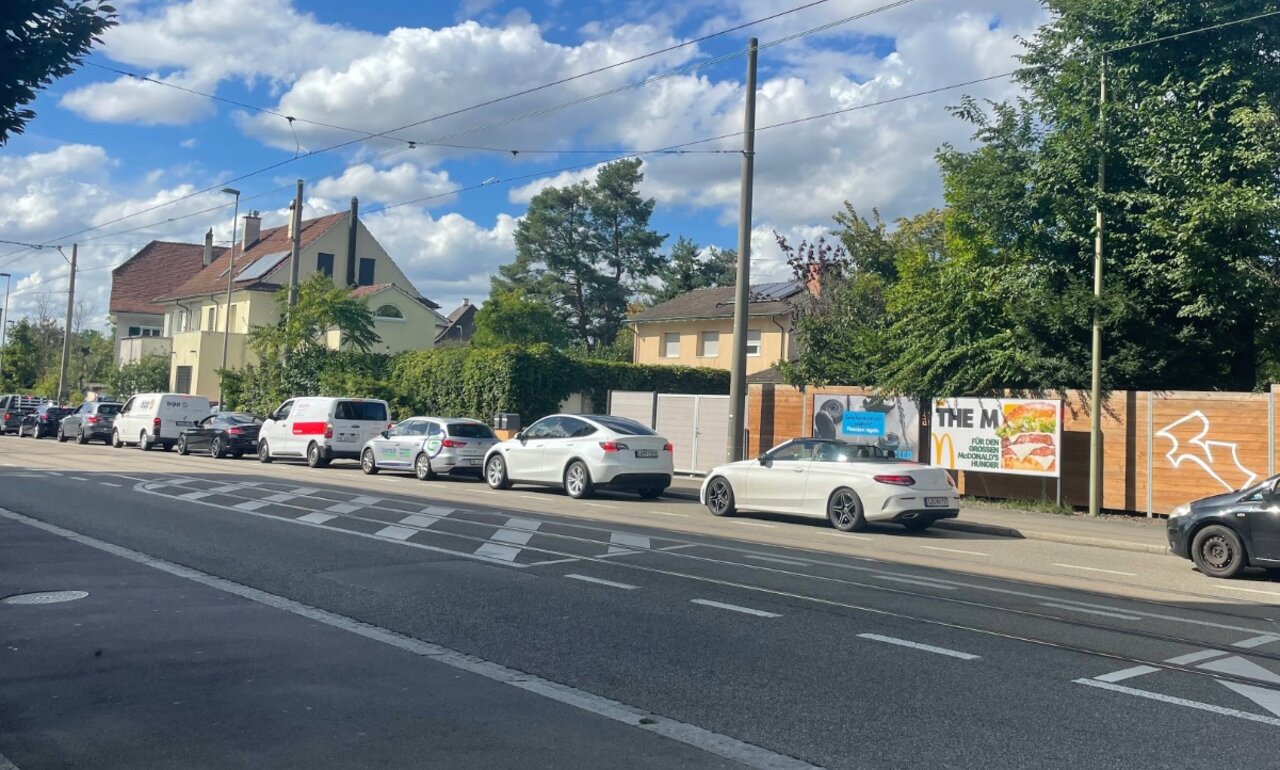 Stau Rheinfelderstrasse Birsfelden