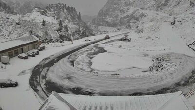 Sustnepass mit Schnee