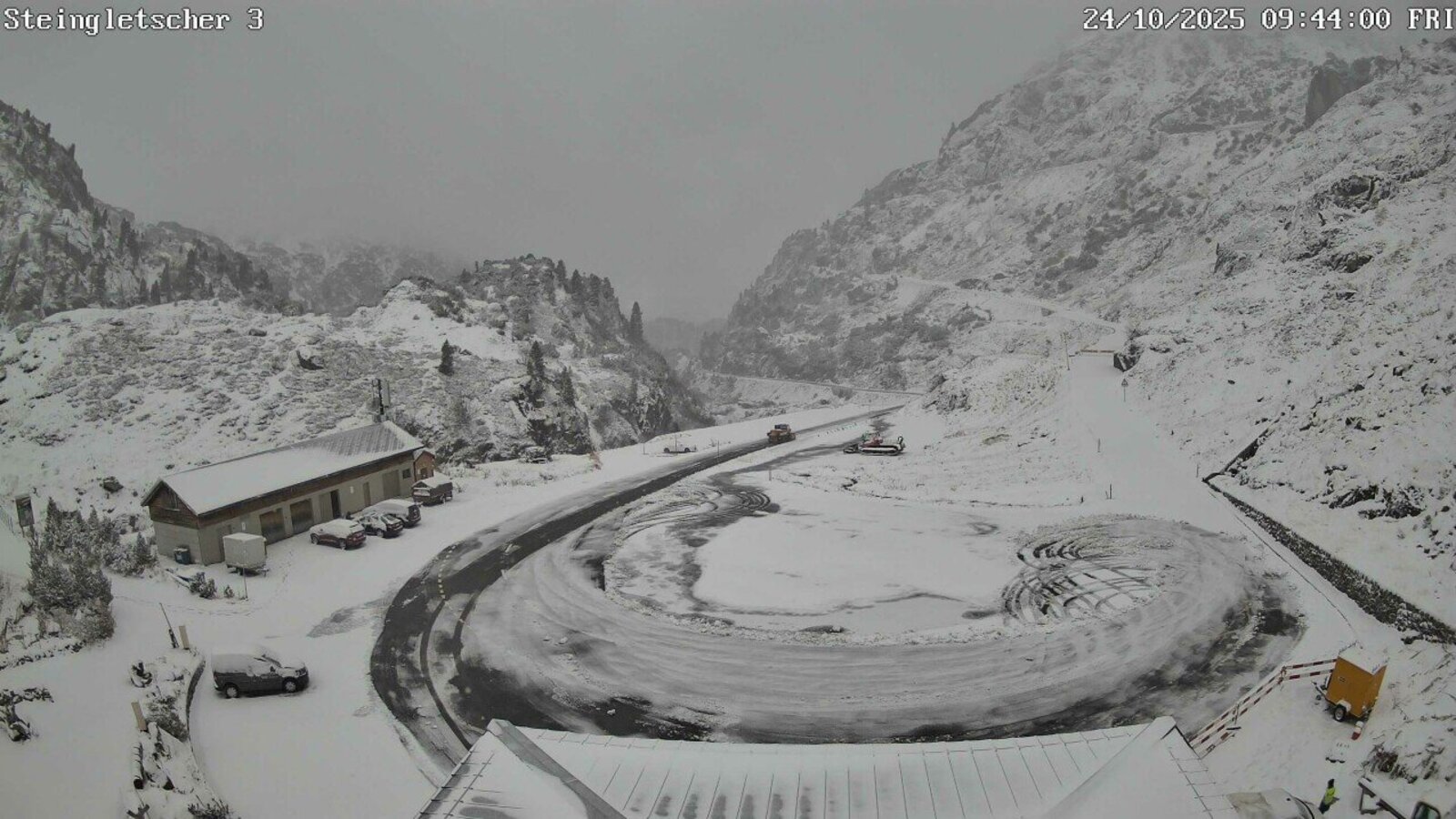 Sustnepass mit Schnee